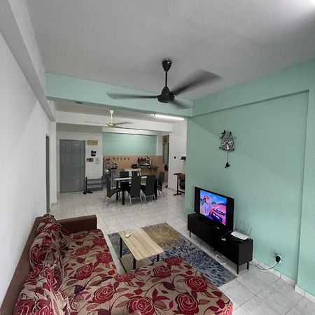 Blissful Breeze 4 Rooms & Netflix By Ezyroom Melaka 艾尔克如 外观 照片