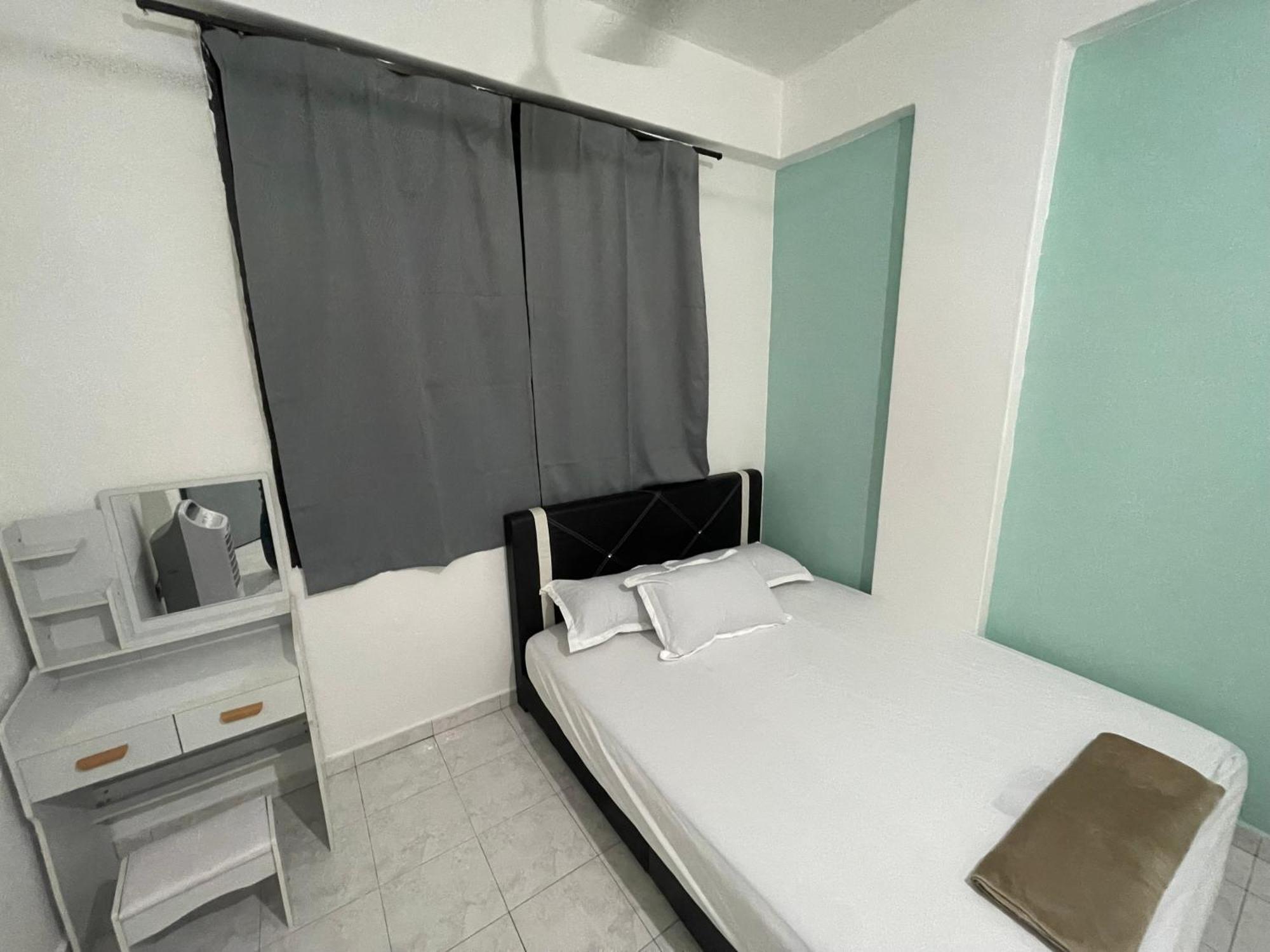 Blissful Breeze 4 Rooms & Netflix By Ezyroom Melaka 艾尔克如 外观 照片
