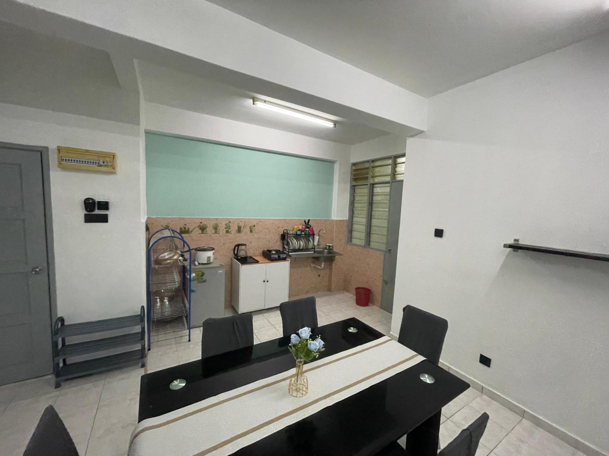 Blissful Breeze 4 Rooms & Netflix By Ezyroom Melaka 艾尔克如 外观 照片