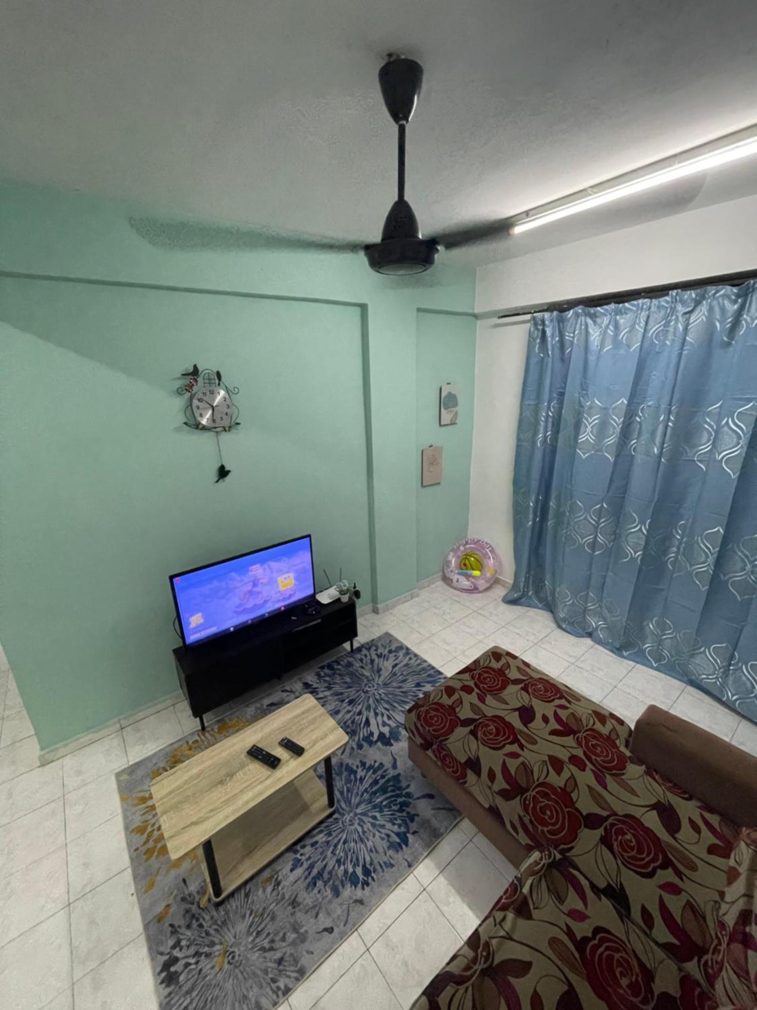 Blissful Breeze 4 Rooms & Netflix By Ezyroom Melaka 艾尔克如 外观 照片