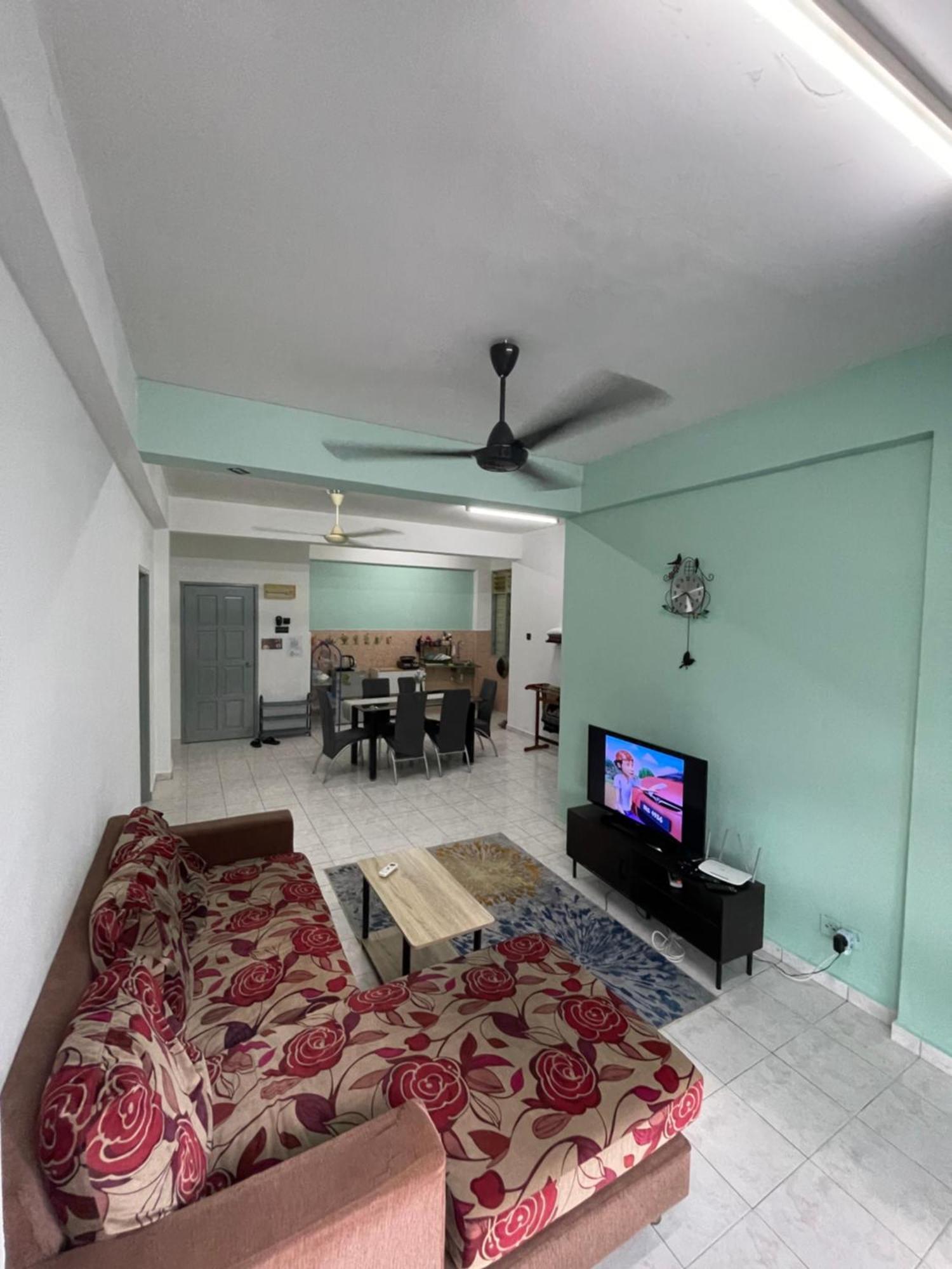 Blissful Breeze 4 Rooms & Netflix By Ezyroom Melaka 艾尔克如 外观 照片